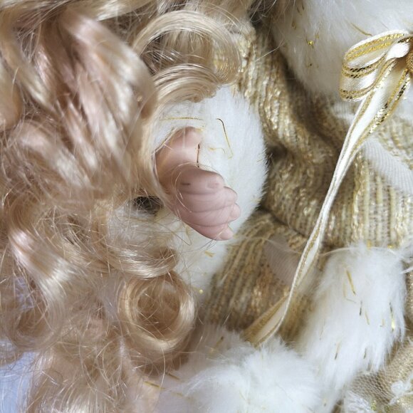 Vintage Animated Christmas Seated Angel Feathered Moving Wings Blonde Curls Fur - Picture 3 of 14
